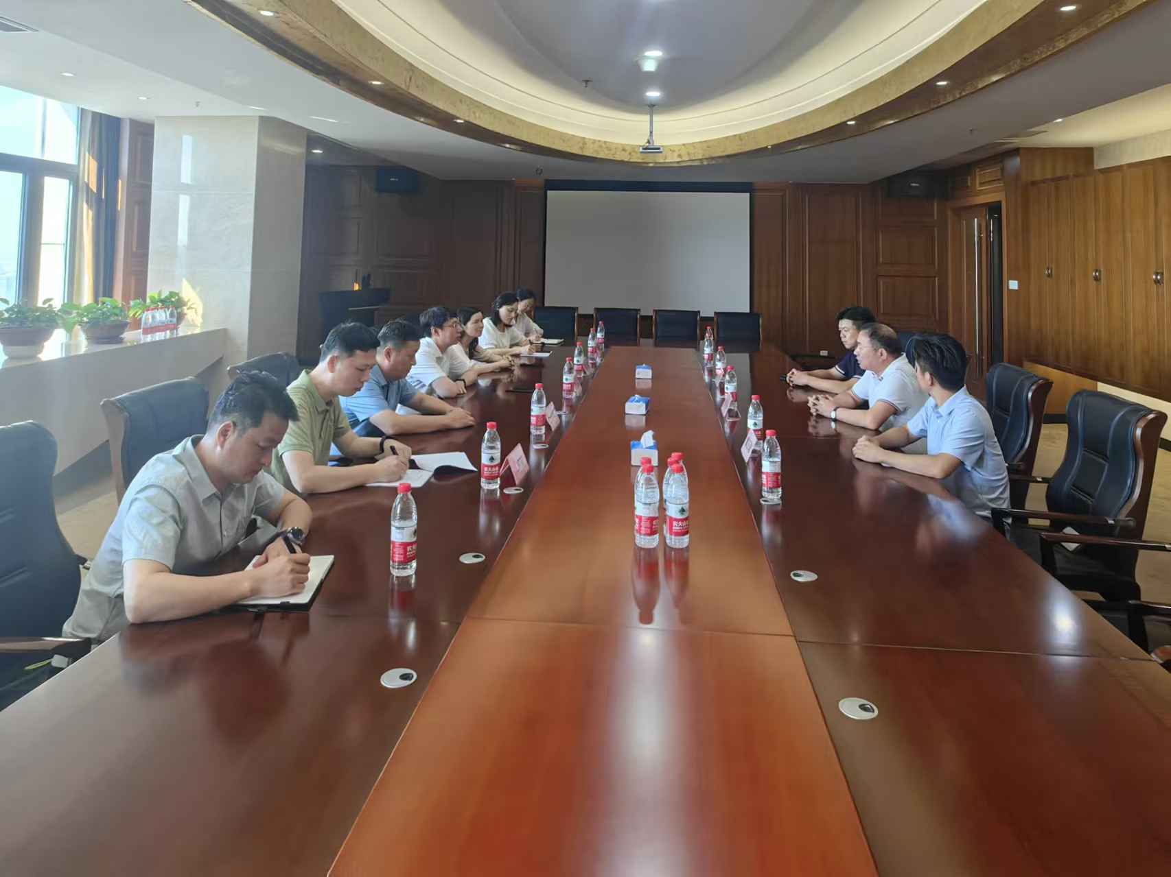 商会座谈会.jpg